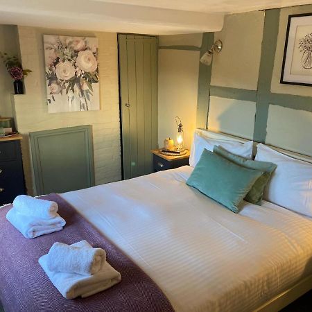 The Windmill Inn Horsham Esterno foto