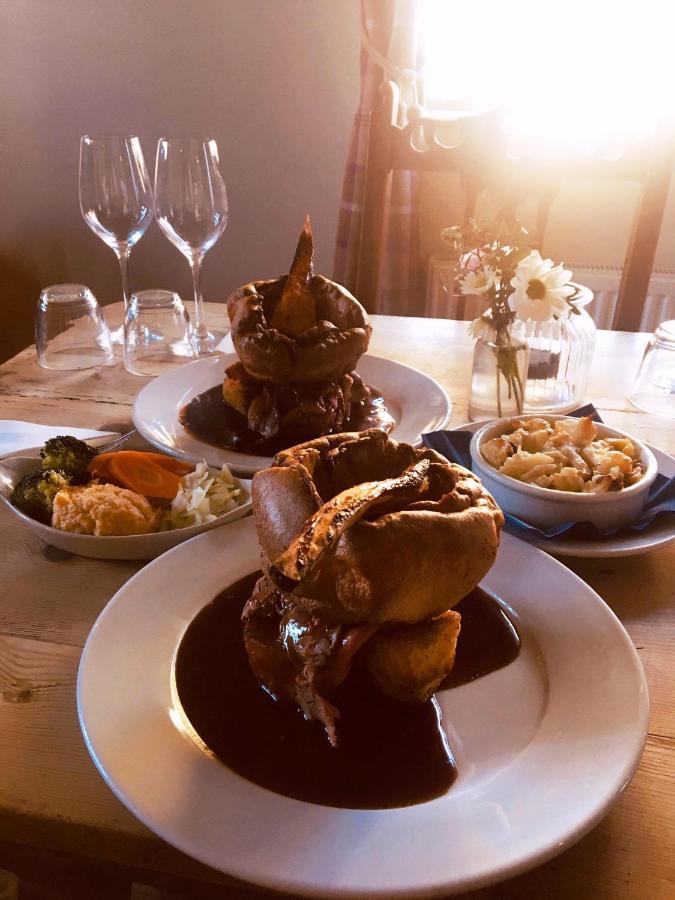 The Windmill Inn Horsham Esterno foto
