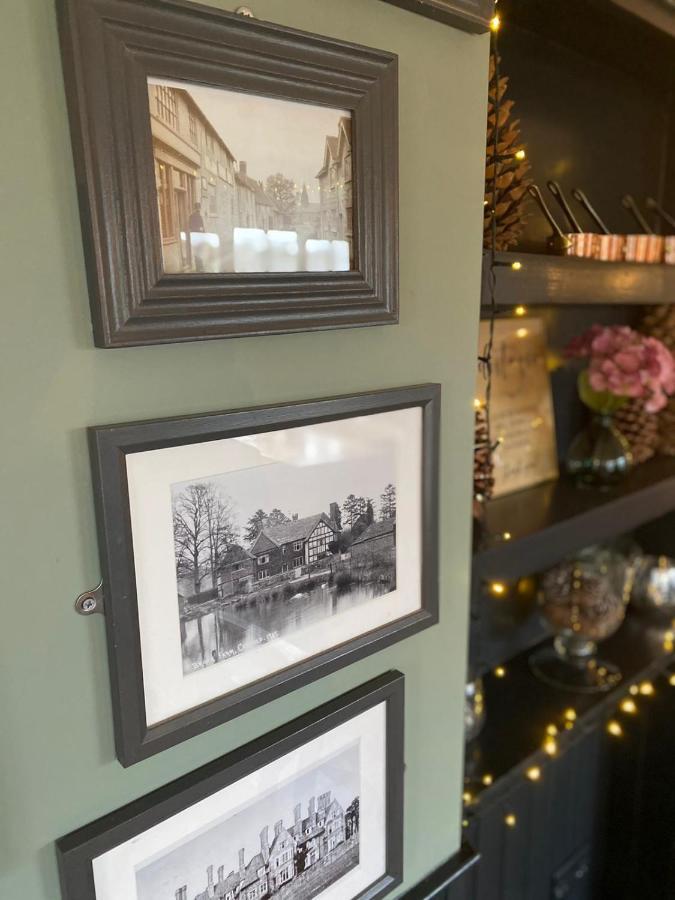 The Windmill Inn Horsham Esterno foto