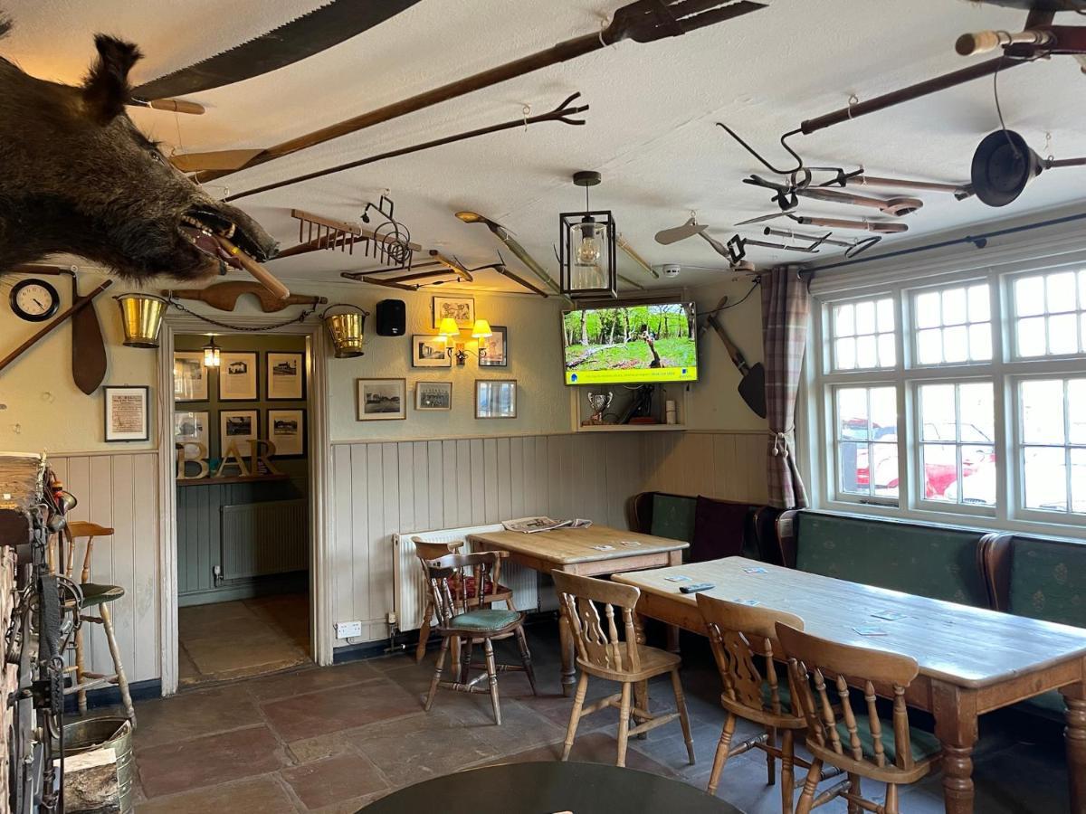 The Windmill Inn Horsham Esterno foto